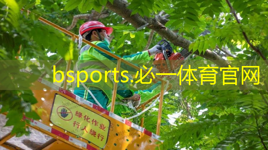 吴京在室内健身